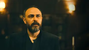 Zasłona do serialu "Przegrany" #1561275