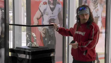 Zasłona do serialu "Eli Manning Presents: The Undercovers" #1512048