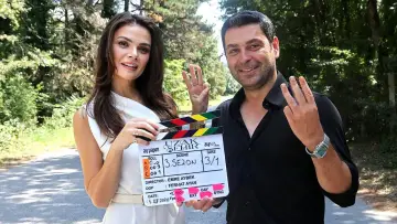Zasłona do serialu "Uzak Şehir" #1536247