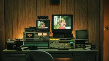 Zasłona к сериалу "Nierozwiązane sprawy: Kto zabił JonBenét Ramsey" #1488464