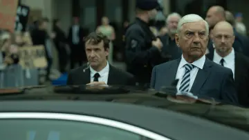 Zasłona do serialu "Moloch" #1669010