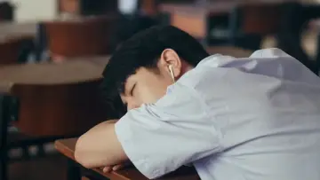 Zasłona к сериалу "โปรดใช้วิจารณญาณในการรักเธอ" #1476173