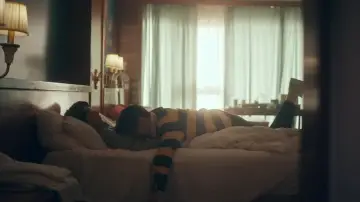 Zasłona к сериалу "โปรดใช้วิจารณญาณในการรักเธอ" #1476184