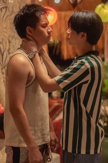 Plakat к сериалу "ผมเจอเจ้าชายบนชายหาด" #1496336