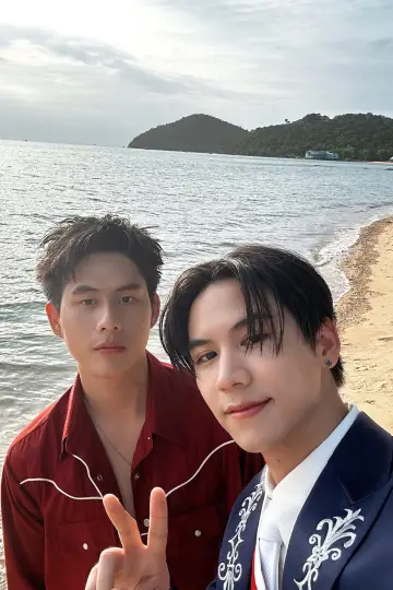 Plakat к сериалу "ผมเจอเจ้าชายบนชายหาด" #1496342