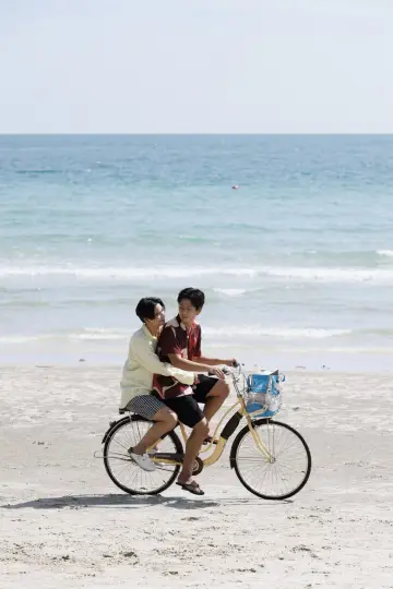 Plakat к сериалу "ผมเจอเจ้าชายบนชายหาด" #1496346