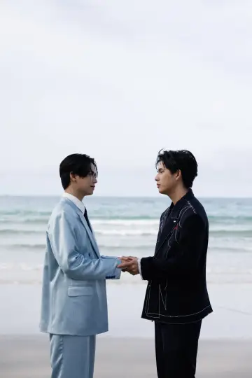 Plakat к сериалу "ผมเจอเจ้าชายบนชายหาด" #1496347