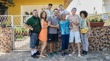 Zasłona do serialu "Cosme & Damião: Quase Santos" #1905824