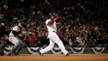 Zasłona do serialu "Wielki powrót: Boston Red Sox w sezonie 2004" #1560320