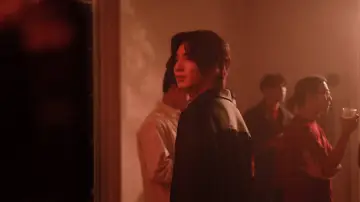 Zasłona к сериалу "การเกิดใหม่ของดวงดาว" #1508248
