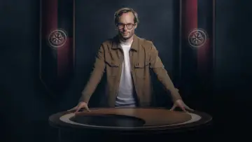 Zasłona do serialu "De Verraders: De Ronde Tafel" #1655324