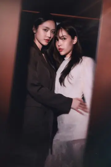 Plakat do serialu "ดีลลับฉบับเล่นเล่ห์" #1604640