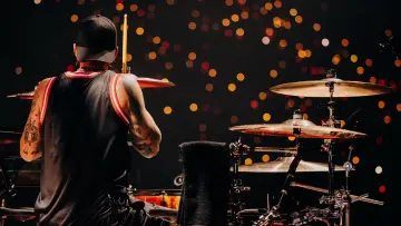 Zasłona do serialu "Twenty One Pilots: The Clancy World Tour Series" #1488112