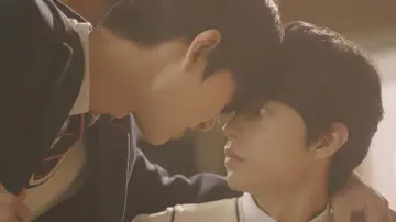 Zasłona do serialu "무언가 잘못되었다" #1603326