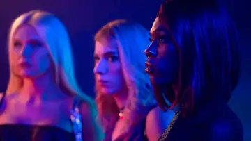 Zasłona к сериалу "What It Feels Like for a Girl" #1500762