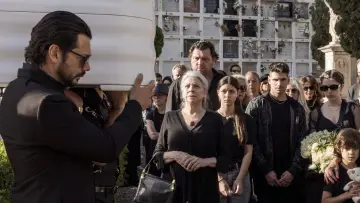 Zasłona к сериалу "Dwa groby" #1490421