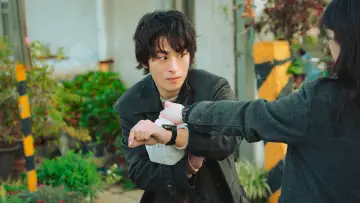 Zasłona к сериалу "모두가 자신의 무가치함과 싸우고 있다" #1388254