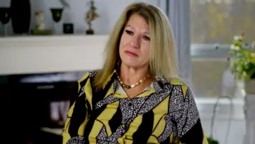 Zasłona do serialu "Hey Beautiful: Anatomy of a Romance Scam" #1670108