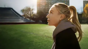 Zasłona do serialu "Nazwij ją Alex" #1603286