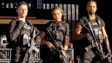 Zasłona do serialu "S.W.A.T. Exiles" #1476861