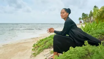 Zasłona do serialu "Podróże solo z Tracee Ellis Ross" #1553919