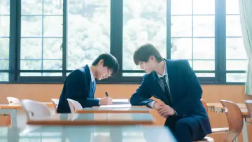 Zasłona к сериалу "修学旅行で仲良くないグループに入りました" #1392825