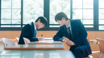 Zasłona к сериалу "修学旅行で仲良くないグループに入りました" #1392826