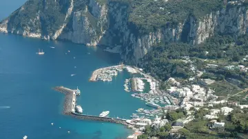 Zasłona do serialu "Capri" #1378877