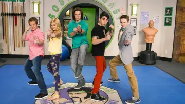 Zasłona к сериалу "Z kopyta" #1374820