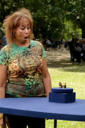 Plakat к сериалу "Antiques Roadshow" #1346963
