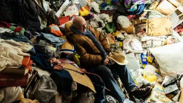 Zasłona к сериалу "Hoarders" #1411569
