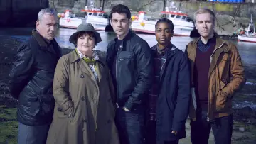 Zasłona к сериалу "Vera" #1266374