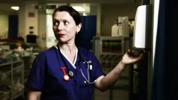 Zasłona к сериалу "24 Hours in A&E" #1428651