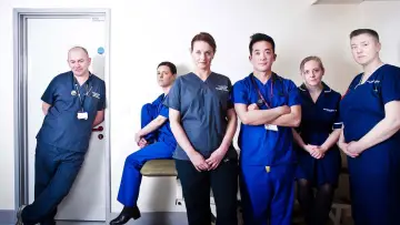 Zasłona к сериалу "24 Hours in A&E" #1428652