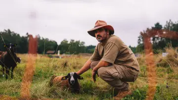 Zasłona do serialu "Farma Vojty Kotka" #1798672