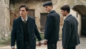 Zasłona do serialu "Prawda i zdrada" #1748417