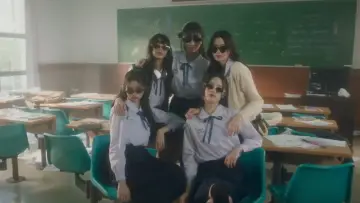 Zasłona do serialu "Oksytocyna" #1507229