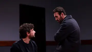 Zasłona к сериалу "Yeraltı" #1348881