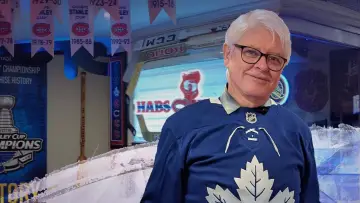 Zasłona do serialu "Hockey Fanatics" #1557922