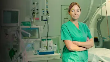 Zasłona do serialu "Alice Roberts: Nasz szpital na przestrzeni wieków" #1556035