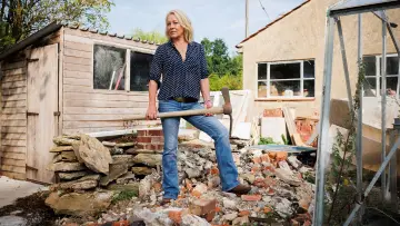Zasłona do serialu "Pomocy! Kupiłem to na aukcji z Sarah Beeny" #1555162