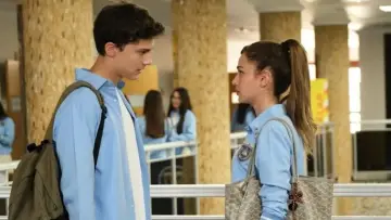 Zasłona к сериалу "Rozdarci" #1218982
