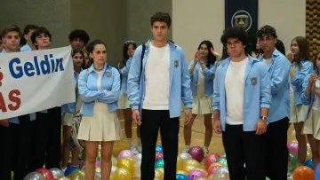 Zasłona к сериалу "Rozdarci" #1219000