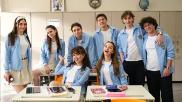 Zasłona к сериалу "Rozdarci" #1219015