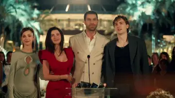 Zasłona к сериалу "Rozdarci" #1219026