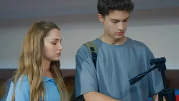 Zasłona do serialu "Daha 17" #1535953