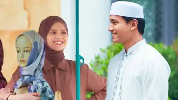 Zasłona do serialu "OTW Halal" #1804045