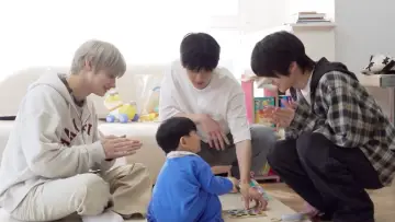 Zasłona do serialu "TXT의 육아일기" #1511717