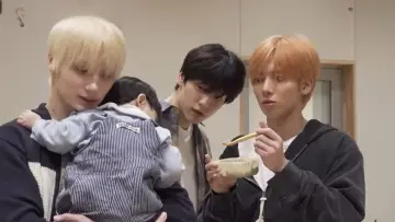 Zasłona do serialu "TXT의 육아일기" #1511720