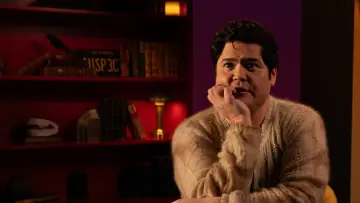 Zasłona do serialu "Killer Stories with Harvey Guillén" #1886153